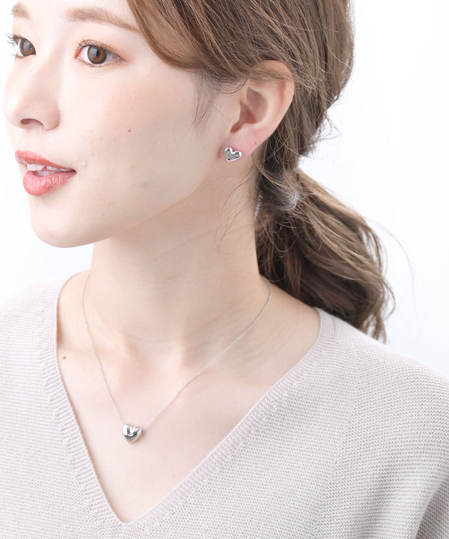 ピアス イヤリング ハート メタル ぽってり ミニ 小ぶり 小さめ アクセサリー チタ...