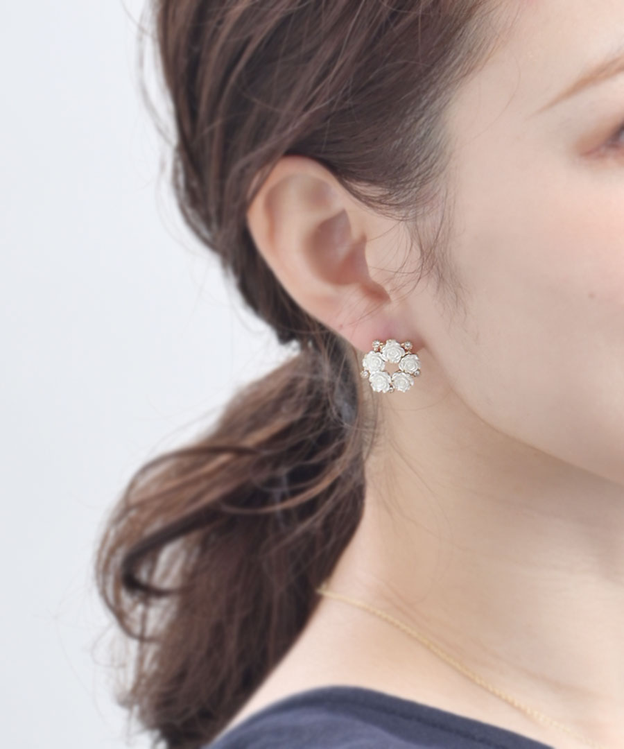 【再入荷なし】ピアス イヤリング ローズ 薔薇 バラ サークル ホワイトフラワー 上...