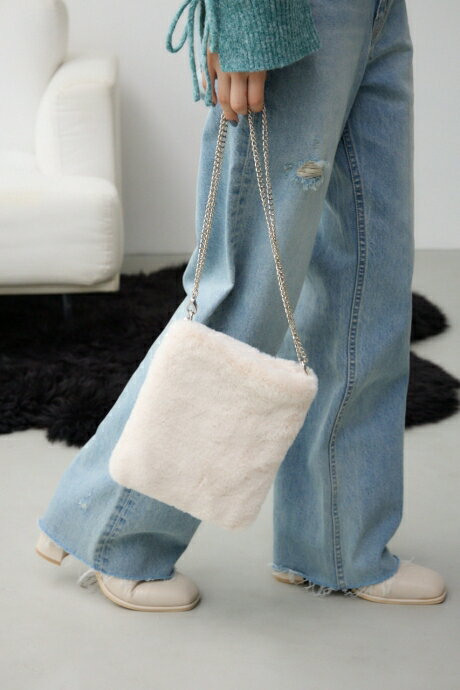 タッセルフェイクファーポシェット / AZUL BY MOUSSY/アズール バイ マウジー/レディース/バッグ バッグ【MARKDOWN】