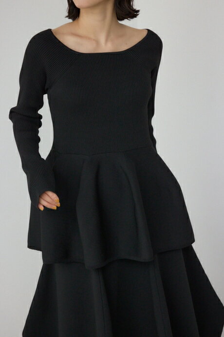 【PLUS】オフショルダーペプラムニット / AZUL BY MOUSSY/アズール バイ マウジー/レディース/トップス ニット ブランド AZUL PLUSのサムネイル