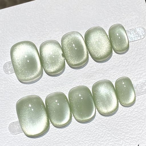 クリエイティブネイルアートを可能にし、無毒でユーザーフレンドリー キャットアイ ジェルネイルポリッシュ: BORN PRETTY キャットアイ ジェルネイルポリッシュには、1 色の 15ml ジェルネイルポリッシュが含まれています。キャットアイ ジェルは、さまざまなベースカラーと自由に組み合わせることができ、さまざまな色のネイルアートを作成できます。さまざまなベースコートを使用して、さまざまなスタイルを作成できます。各キットには、爪にさまざまなキャットアイ スタイルを作成するための磁気ツールが 1 つ付属しています 無毒で天然: この健康的なシマー ジェルネイルポリッシュ キットは、9 つ​​の無毒成分で作られているため、安全で臭いが少ないです。優れた粘着性と高着色のプレミアム ジェル素材により、鮮やかな輝きの仕上がり、滑らかな外観、完璧なカバーが実現します。 初心者でも簡単に塗布できます: このグリッター ジェルネイルポリッシュ セットは、LED ネイルランプで硬化する必要があります。これらは、UV または LED ランプで 60 〜 120 秒間硬化する必要があります。