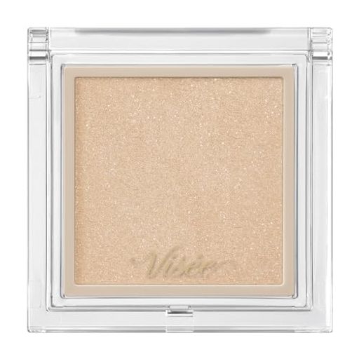 コントゥアリング ハイライト(パウダー)【カラー:BE300 ルミナスハニー】Brilliant Glow...光沢感のある上質な発光ツヤ。明るく発光しツヤ感をあたえる なじみベージュカラー。 光と影を自在にあやつり、骨格を思い通りにフェイスデザイン。しっとりなめらかタッチで均一にフィットする、ハイライトパウダー。 薄膜に均一フィットし、多種多様なパール感や陰影感で骨格印象を自在にあやつるハイライトパウダーです。きめ細かく、しっとりやわらかな粉質で、肌へとけこむようになじみます。 高粘度のオイルに低粘度のオイルをバランスよく配合することで、粉っぽさのないしっとりとした密着感とのび広がりのよさを両立。ムラなく均一にのび広がり、肌へしっとり密着します。 自然なツヤをあたえるグロウオンパウダーを配合。肌そのものが発光しているかのような、美しいツヤを演出します。 クリアな高粘度のオイルが、パールの輝きや色味を濁りなく鮮やかに演出。密着性にも優れているため、つけたての美しい仕上がりが持続します。 ヒアルロン酸・スクワラン(保湿)、グロウオンパウダー(ツヤアップ)グロウオンパウダーはマイカ・酸化チタンです。