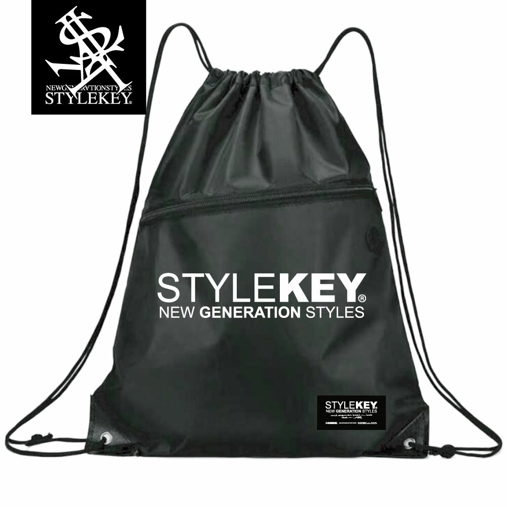 Rakuten - STYLEKEY (スタイルキー) 大判ナップサック STATUS KNAPSACK(SK99ET-KS05) 改良版 幅広 大きいサイズ ロゴ プリント ジップ ポケット イヤホンホール ジムバック リュック シューズバック エコバック 運動 スポーツ ジョギング 通学 通勤 旅行 ストリート系 B系 ヒップホップ