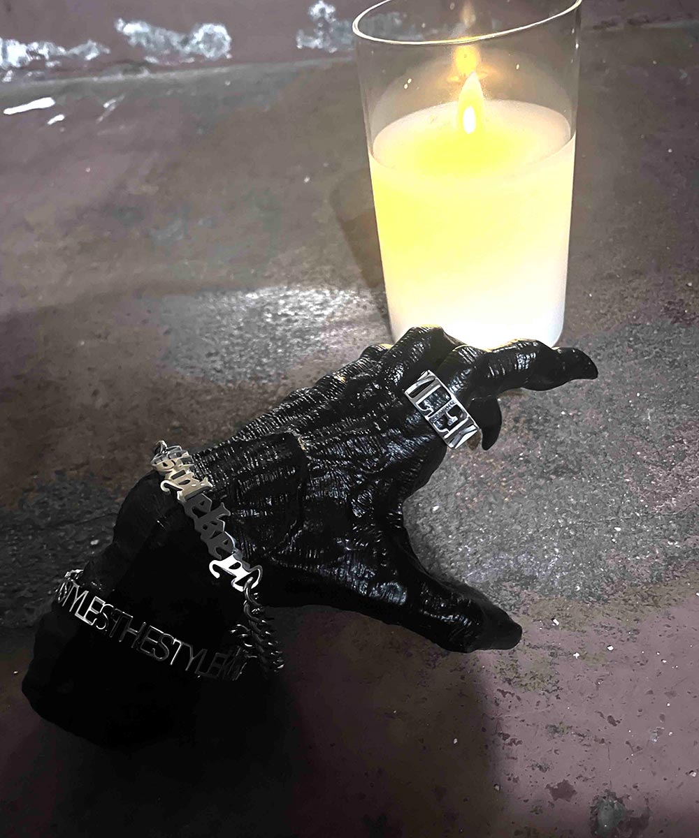 B-BROS Online StoreのSTYLEKEY (スタイルキー) 指輪 TEXT RING (SK99ET-RNG01) リング ファッションリング テキスト 文字 ロゴ ゆびわ ステンレス ストリート系 B系 ヒップホップ hiphop レゲエ dj ラッパー ウェッサイ 西海岸 ギャング ローラーダー アクセサリー ジュエリー 小物 シルバー 銀｜アングル2