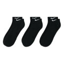 【検索用ワード】 NIKE nike golf ウエア ウェア アパレル ソックス SOCKS 靴下 3枚セット 3足組 ゴルフ小物 2023 メンズ men 男性用 レディース レディス ウィメンズ ladies women 女性用 ユニセックス unisex @men@ @ls@商品名 ナイキ 3P エブリデイ クッション ロー ソックス 3足組 SX7670 ブラック/ホワイト カラー (010)ブラック/ホワイト サイズ 21-23cm 23-25cm 25-27cm 27-29cm 素材 コットン73%、ポリエステル25%、スパンデックス1%、ナイロン1％ 商品説明 ●快適にサポート。 ナイキ エブリデイ クッションド ソックスで、ワークアウトを全力で乗り切ろう。 厚手のテリー素材を使ったソールがフットドリル時やリフティング時の快適性を高め、リブ仕様のアーチバンドが足中央部を包み込み、サポート力のある履き心地を提供します。 Dri-FITテクノロジーが足をさらりと快適な状態にキープ。 厚手のテリー素材を使ったソールが快適にフィットして衝撃を吸収。 リブ仕様のアーチバンドが土踏まず周辺をしっかりとサポート。 足首とふくらはぎ下部をカバーするクルー丈。 クルーシルエットがふくらはぎを包み込み、快適にフィット。 ※洗濯機洗い可能 【検索用ワード】 NIKE nike golf ウエア ウェア アパレル ソックス SOCKS 靴下 3枚セット 3足組 ゴルフ小物 メンズ men 男性用 レディース レディス ウィメンズ ladies women 女性用 ユニセックス unisex @men@ @ls@