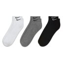 【検索用ワード】 NIKE nike golf ウエア ウェア アパレル ソックス SOCKS 靴下 3枚セット 3足組 ゴルフ小物 2023 メンズ men 男性用 レディース レディス ウィメンズ ladies women 女性用 ユニセックス unisex @men@ @ls@商品名 ナイキ 3P エブリデイ クッション ロー ソックス 3足組 SX7670 マルチカラー カラー (964)マルチカラー：ホワイト/ブラック、カーボンヘザー/ブラック、ブラック/ホワイト サイズ 21-23cm 23-25cm 25-27cm 27-29cm 素材 コットン73%、ポリエステル25%、スパンデックス1%、ナイロン1％ 商品説明 ●快適にサポート。 ナイキ エブリデイ クッションド ソックスで、ワークアウトを全力で乗り切ろう。 厚手のテリー素材を使ったソールがフットドリル時やリフティング時の快適性を高め、リブ仕様のアーチバンドが足中央部を包み込み、サポート力のある履き心地を提供します。 Dri-FITテクノロジーが足をさらりと快適な状態にキープ。 厚手のテリー素材を使ったソールが快適にフィットして衝撃を吸収。 リブ仕様のアーチバンドが土踏まず周辺をしっかりとサポート。 足首とふくらはぎ下部をカバーするクルー丈。 クルーシルエットがふくらはぎを包み込み、快適にフィット。 ※洗濯機洗い可能 【検索用ワード】 NIKE nike golf ウエア ウェア アパレル ソックス SOCKS 靴下 3枚セット 3足組 ゴルフ小物 2023 メンズ men 男性用 レディース レディス ウィメンズ ladies women 女性用 ユニセックス unisex @men@ @ls@