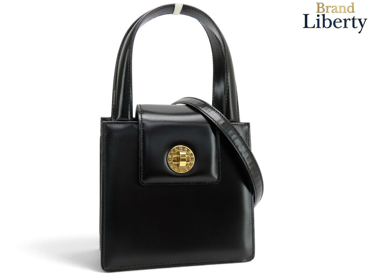 ● ブランドブルガリ　BVLGARI ● 商品名ブルガリブルガリ　ターンロック　2WAY ミニ ハンドバッグ　パーティーバッグ　斜め掛けショルダーバッグ　ショルダーポーチ　ポシェット ● サイズW：16cm H：16cm D：9.5cm ショルダー：約106～116cm（5段階調節） ● 仕様2層式外側：背面オープンポケット1内側：ホック式ポケット1 ● カラーブラック ● 素材スムースレザー ● 型番20378 ● 製造国イタリア ● 付属品ショルダーストラップ ● 商品ランク 外観：SA　　 内観：S ● 商品状態表面に極わずかな薄キズ、フラップ下面にレザー同士の接触によるスレ、ハンドルや外側フチのコバに若干のスレ、ショルダーストラップに多少のシワがございますが、全体的に使用感を感じられないとても綺麗なお品物になります。