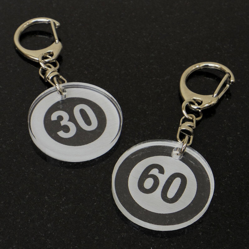 乐天商城 - 速度標識　アクリルキーホルダー　30mm　お好みの数字に変更可能【アクキー】【レーザー彫刻】