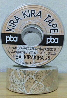 PBA ボウリングテープ　KIRAKIRAテープ 25mm サイズ：幅25mm×長さ4m カラー：ベージュ（和花柄） スパン・ピッチ・ホールサイズ・等が完全にフィットしていれば、親指(サム)をスクイーズする必要はないのですが、現実にはボールがフィットしていないと、ボールを落とすまいとして、どうしても親指を本能的に曲げて(スクイーズして)、親指の第2間接にタコが出来たりキレたりすることがあります。 こういう場合、やたらとテープを貼ってしまうとテープの摩擦でさらにタコが大きくなったり傷口が広がったりします。 『持ちやすく、気持ちよく抜ける』　研究に研究を重ねて誕生したのが、キラ・キラ・テープです。 キメの細かい100％綿布に特殊金属微粉末を27％プリントすることで、グリップし易くしかも、ぬき易いと言う、相反する条件を同時に解決することに成功しました。 親指の抜けに不安のあるボウラーは是非一度お試しください。 24巻セットは こちら