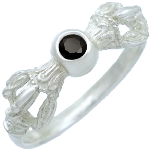 ブラックキュービックジルコニア ホワイト バジュラ シルバーリング（指輪） 誕生石