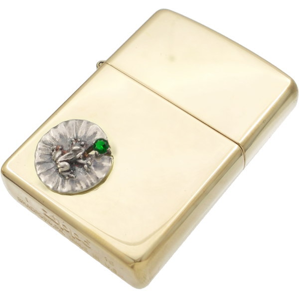 (5月)エメラルドグラス カエルとスイレン ブラスジッポ 誕生石