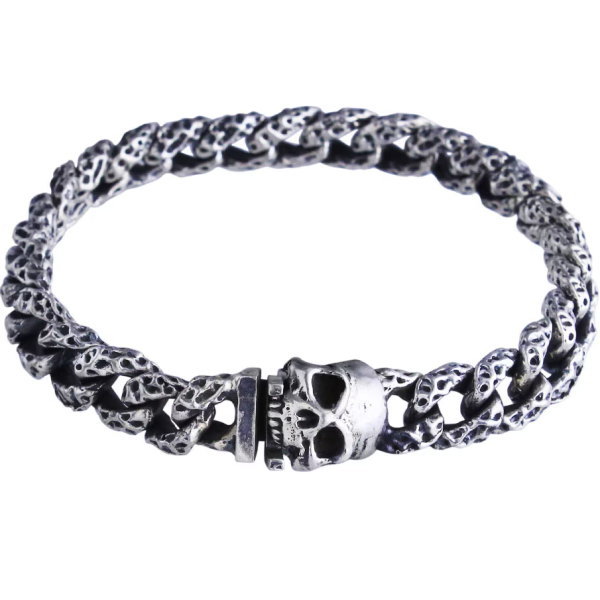 ■TRAVIS WALKER/トラヴィスワーカー【ブレスレット、バングル】 └【タイプ】シルバー925 Double Cross Jewelry ダブルクロスジュエリー正規取扱店 ゴシック、スカル骸骨ドクロ、龍ドラゴン竜、クロス十字架、ガーゴイル カリフォルニア マリブ 幸運【素材:シルバー925】 ［要確認］在庫確認約1週間、米国オーダー納期約3-4ヶ月、国内在庫がある場合のみ1-2週間(在庫、詳細納期は要問合せ) 付属品 : ブランドポーチ、ギャランティ 【ご確認ください/こちらの商品は代引き決済不可となります。】 ★QUBAN SKIN LINK WITH SKULL BRACELET (SMALL) 25LINKS。 (長さ225mm、チェーン幅10mm)