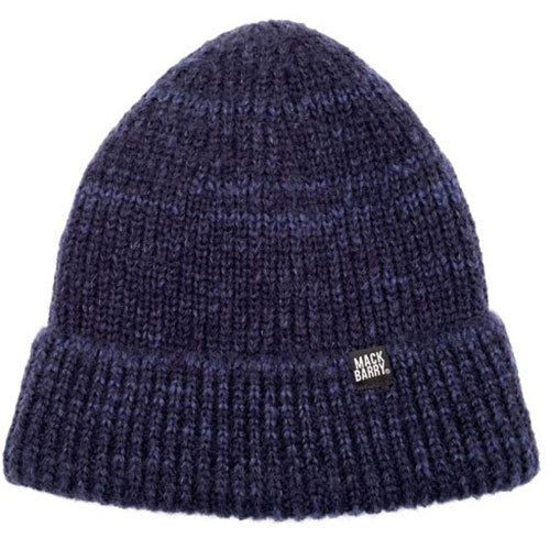 ETERNAL SNOW BEANIE(NAVY)●ユニセックスデザイン MACK BARRYのアイテムは、全てユニセックスデザイン。 シンプルなデザインなので、コーデに取り込みやすいです。 ●様々なシーンで着用いただけます! アウトドア、海や山へのキャンプ、登山や散歩時の日焼け対策に。 パートナーとのお揃いコーデ、友達との双子コーデにも。 ●多くの韓国アーティストがMACK BARRYのアイテムを着用! BTS (防弾少年団)をはじめ、多くの韓国アーティストがMACK BARRYのアイテムを着用しています。 推しとのお揃いコーデに、ぜひ取り入れてください。サイズ:幅:23cm、高さ…22cm カラー:ネイビー 素材:アクリル100% ・ユニセックス ・韓国製