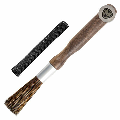 使い勝手を追求した、コーヒー器具のための専用ブラシ ●コーヒーの油分や湿気に強い剛毛の天然イノシシの毛を丁寧に加工 ●毛先の長さをメッシュで調整でき、用途が広がる ●他のコーヒーアイテムと同様にマグネット吸着で保管可能 ■コーヒー愛好家のポ...