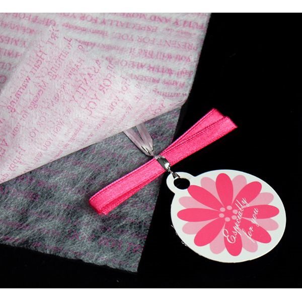 ラッピングシート 英字柄 70×63cm ピンク (100円ショップ 100円均一 100均一 100均)