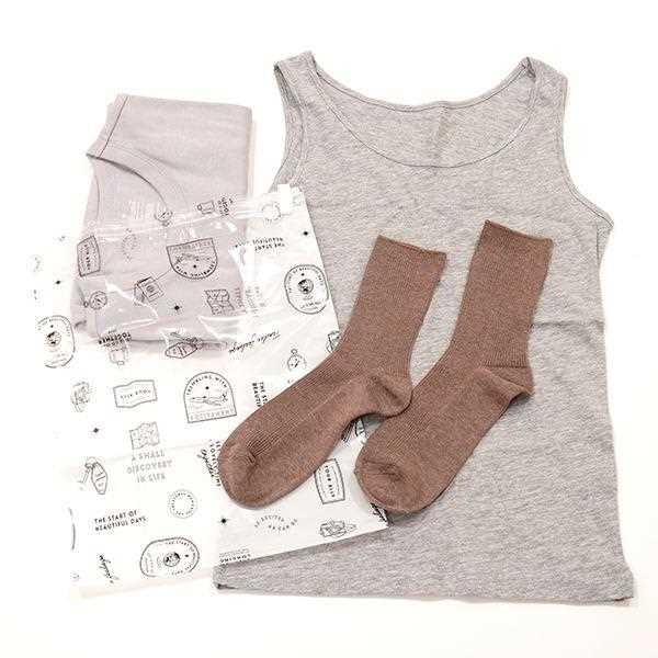 トラベル用圧縮袋 シンプルロゴ柄 S(35×27cm) (100円ショップ 100円均一 100均一 100均)