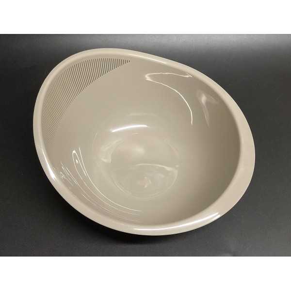 フレイユ 水切りボウル ブラウン 容量 2.1L (100円ショップ 100円均一 100均一 100均)