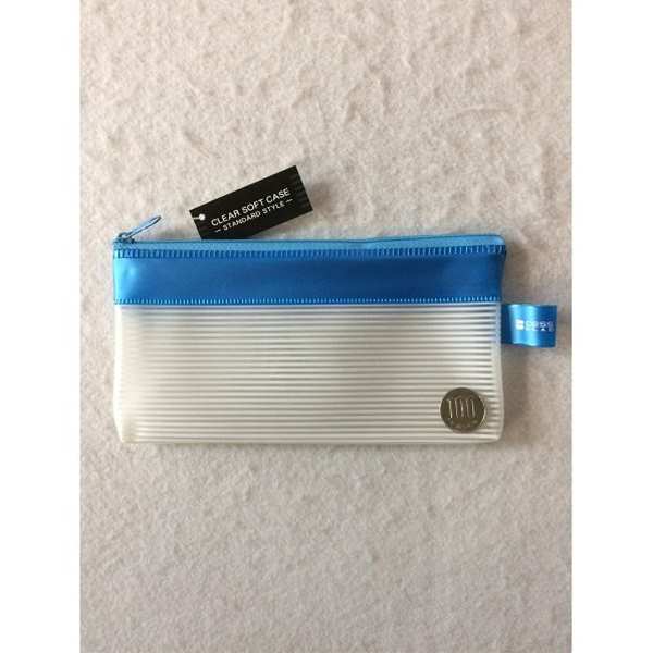 クリアソフトペンケース 平型 9．5×19．5×1．4cm ［色指定不可］ (100円ショップ 100円均一 100均一 100均)