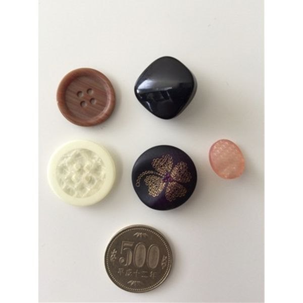 ボタンアソート カラフル ［種類指定不可］ (100円ショップ 100円均一 100均一 100均)