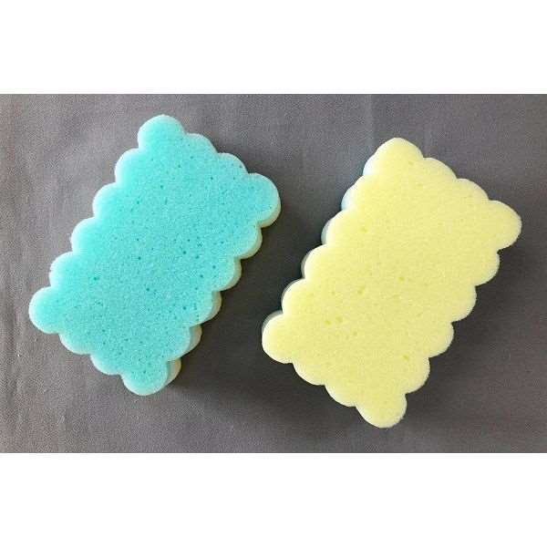 キッチンスポンジ くぼみが持ちやすい ソフトタイプ 2個入 Frilly (100円ショップ 100円均一 100均一 100均)