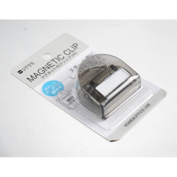 マグネットクリップ Mサイズ（4．9×4．9×厚み2．9cm） ［色指定不可］ (100円ショップ 100円均一 100均一 100均)