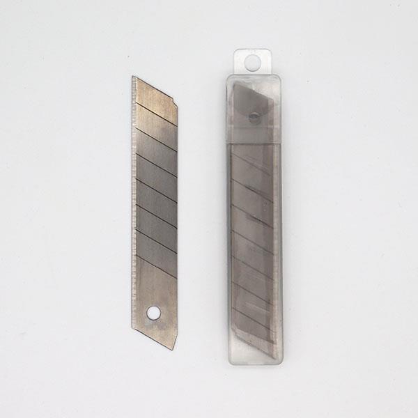 大型カッター用替刃 5枚入 ケース付 (100円ショップ 100円均一 100均一 100均)