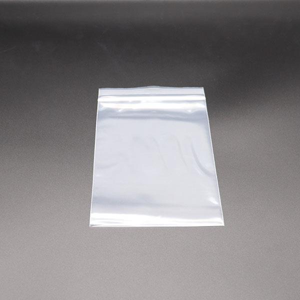 チャック付ポリ袋 A6サイズ対応 非食品用 19×11.6cm 15枚入 (100円ショップ 100円均一 100均一 100均)