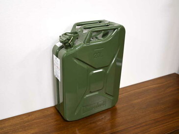 メタル フューエルカン クラシック 20L ウォータータンク 燃料タンク ジェリカン 灯油缶 ロックキャップ アーミー ミニタリー サーフィン アウトドア 大人 オシャレ 輸入雑貨