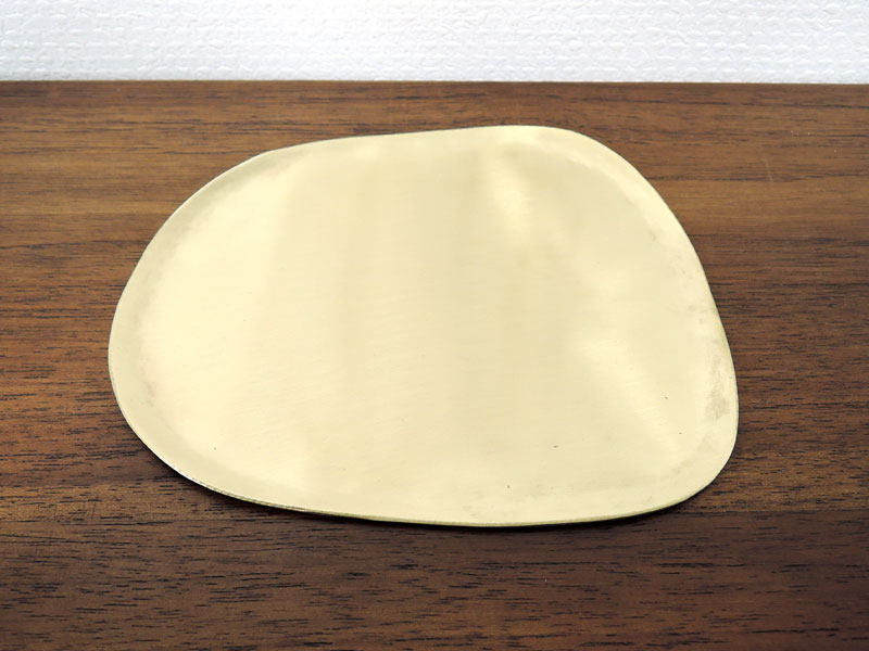 ブラストレイ 真鍮 アンティーク風 おしゃれ インテリア ディスプレイ アクセサリートレー マネートレイ ショップ用品 店舗用 小物入れ アジアン雑貨