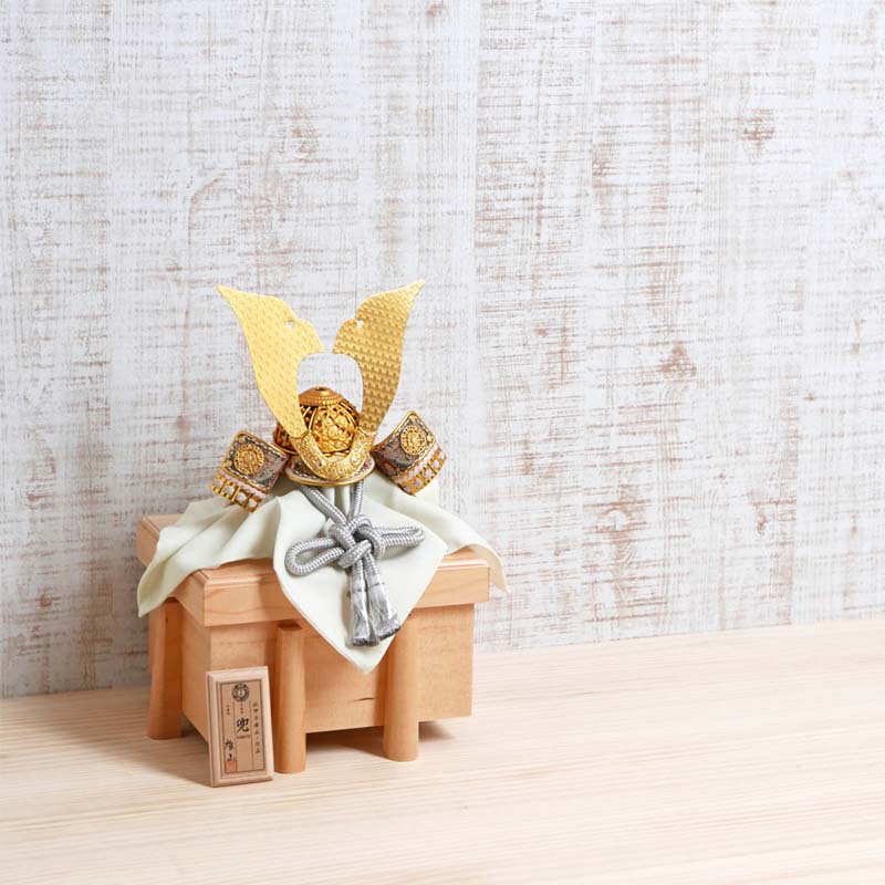 天賦之兜 華 7号 金小札淡紅色々威之兜 雄山作 兜単品 五月人形 兜 単品 天賦の兜 雄山