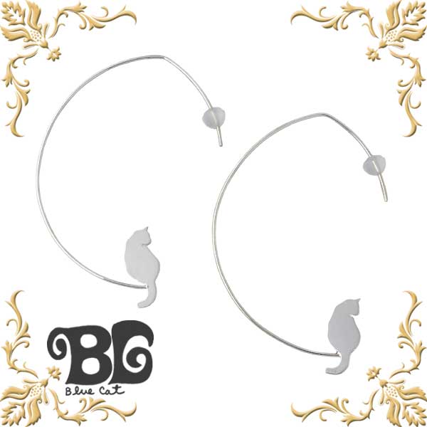 【ポイント5倍！ブラックフライデー！】 ブルーキャット Blue Cat シルバー ふりかえる猫 ピアス アクセサリー シリコンキャッチ レディース ネコ シルエット 2個売り フープタイプ シルバー925 スターリングシルバー SEV396-0921