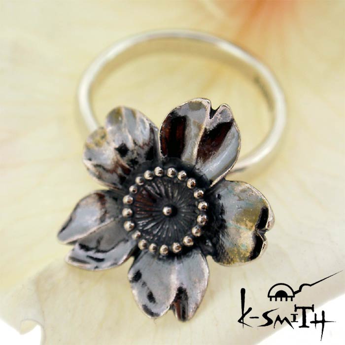 P[X~X K-SMITH o[Xf[ t[ Vo[ O w 3 Birthday Flower Ring KF-RING-03