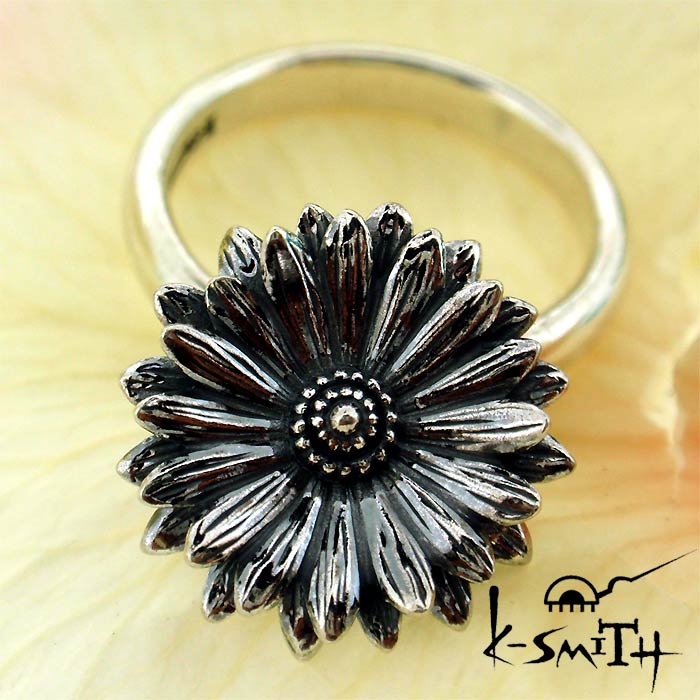 P[X~X K-SMITH o[Xf[ t[ Vo[ O w 10K[x Birthday Flower Ring KF-RING-10