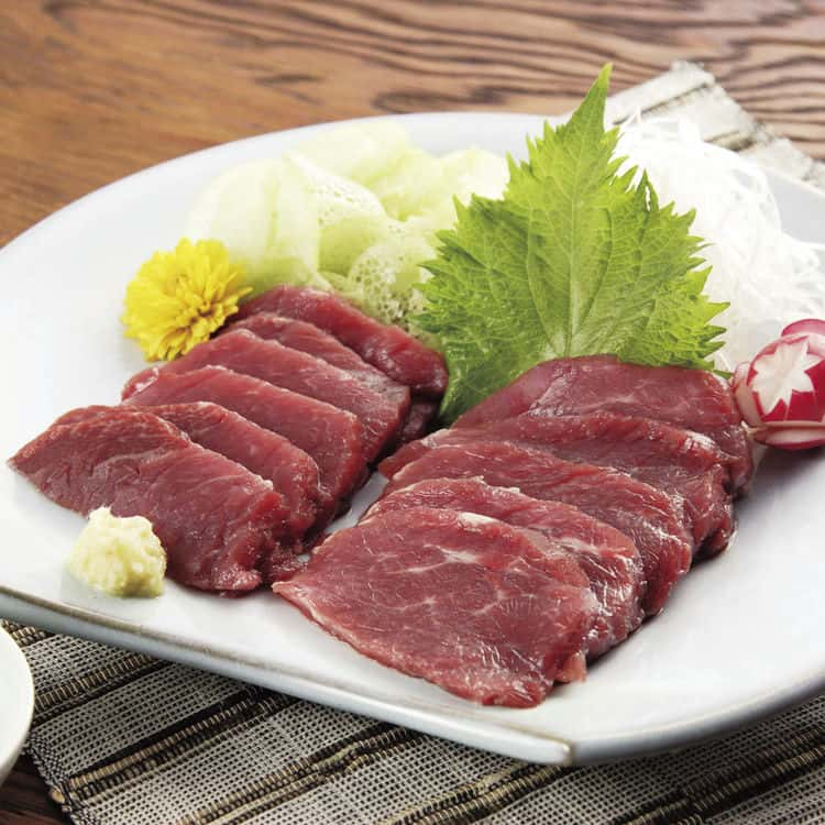 長野 大正8年創業 馬刺専門店 若丸 馬刺 F 赤身800g 8～10個 馬肉専門80年 いい品種をいい環境で守り続け品質のよい馬肉のみをお届け 馬肉は体内に脂肪を蓄積しないエネルギー効率の良い食肉です お歳暮 お中元 ご進物 贈り物 ※離島は配送不可