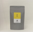 商品情報お茶について静岡県産の茶葉と国産の柚子をブレンドして造りました。茶葉と柚子の割合を変えながら、何度も試作を重ね、美味しいバランスにたどりつきました。手軽に淹れられる、ティーバッグタイプです。爽やかな香りと味をお楽しみください。淹れ方・ティーバッグ：1個・湯又は水の量 ：100〜150ml・湯の温度：70度・抽出時間：湯1分　水10分名称柚子入り煎茶ティーバッグ原材料名茶、柚子内容量2g×15個原料原産地名茶：静岡県　柚子：国産賞味期限約1年保存方法直射日光、高温・多湿を避け、保管してください。移り香にご注意ください。製造者Baby Leaf 渡邉麻里恵静岡県静岡市葵区千代田6-17-24TEL 054-263-1710袋のサイズ120×200×55mm配送料金について・宅配便の場合、沖縄・離島・一部地域は追加送料がかかります。・ゆうパケット便発送は全国一律、一件につき350円です。（ゆうパケット便で発送できる、商品・数量は各商品ページをご確認ください。） 　 静岡茶 煎茶　美味しい 飲みやすい お茶 国産 健康茶 健康食品 ギフト プレゼント おみやげ お土産 内祝い お返し 出産祝い 結婚祝い 母の日 父の日 敬老の日 お中元 暑中見舞い 暑中御見舞 暑中お見舞い 残暑見舞い 残暑御見舞 残暑お見舞い お歳暮 お年賀 挨拶 お礼 レビュー 楽天 母の日ギフト 父の日ギフト 敬老の日ギフト お中元ギフト お歳暮ギフト お年賀ギフト 還暦祝い 人気 おすすめ 香典返し 退職祝い 贈答 贈答用 楽天 通販 販売 日本制造 Made in Japan【柚子煎茶 ティーバッグ 2g×15個】 greentea with yuzu teabag爽やかな香りと煎茶の風味 爽やかな柚子の香りのお茶 静岡県産の茶葉と国産の柚子をブレンドして造りました茶葉と柚子の割合を変えながら、何度も試作を重ね、美味しいバランスにたどりつきました爽やかな香りと味をお楽しみください手軽に淹れられるティーバッグタイプです 当店オリジナルブレンド 静岡茶と国産柚子を使用 爽やかな柚子の香りとお茶の旨味 少し変わったお茶をお探しの方 柑橘類が好きな方 簡単にお茶を淹れたい方 こんにちは。店長の渡邉です。当サイトにお立ち寄りいただきありがとうございます。「製茶問屋 山梨商店」は、日本茶取引の中心地「静岡茶市場」からほど近い静岡市葵区一番町に店舗を構え70年余店長の祖父が創めたお茶問屋です。香りに特長的な、強火入煎茶、ほうじ茶、釜炒り茶、烏龍茶、加湿熱風煎茶など高温度製造を得意としています。長年培った経験と知識により高品質な茶葉を見極め、荒茶の火入れを独自製法で仕上げることにより、香りと味わいを大切にした山梨商店ならではのお茶をお届けしています。楽天市場店は、山梨商店の小売り・通販店となります。 1