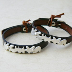 【ポイント5倍☆11/25迄】【5%offクーポン☆11/27迄】ペアブレスレット シルバー レザー メンズ レディース unseul オリジナルペアブレスレッ...