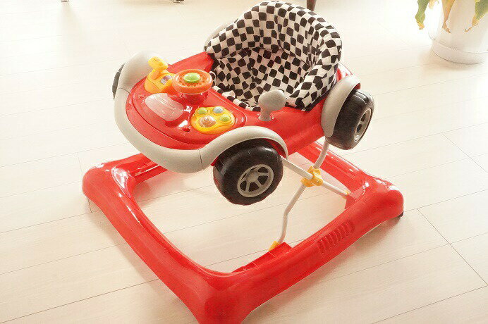 【送料無料/一部地域除く】【あす楽対応】F1 Baby Walker歩行器 ストッパー付き【他商品と同梱不可品】