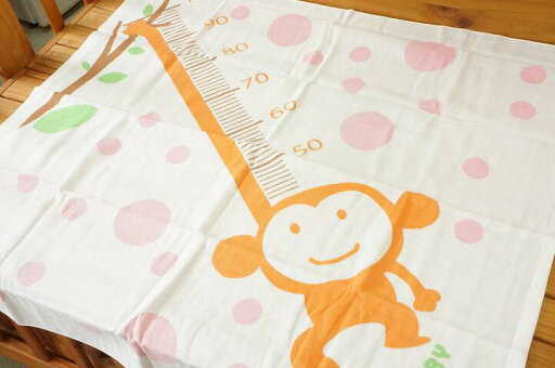 【日本製】BABY STORYベビー用 正方形ガーゼ湯上りタオル身長計目盛り入りさる柄ピンクS708 【日本製】BABY STORYベビー用 正方形ガーゼ湯上りタオル身長計目盛り入りさる柄ピンクS708