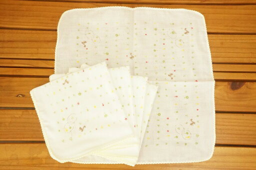 【メール便利用!送料込み】ガーゼハンカチ5枚入 リンゴリス柄17-65082【シンクビー】 【メール便利用!送料込み】ガーゼハンカチ5枚入 リンゴリス柄17-65082【シンクビー】