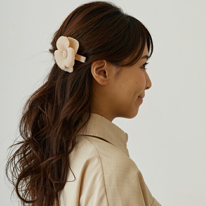 アレクサンドル ドゥ パリ バレッタ カメリアバレッタ 8cm ヘアアクセサリー 髪　アクセ ALEXANDRE DE PARIS CAMELIAS BARRETTE AUTO 8CM フェミニン エレガント ヘアアレンジ ベージュ 髪留め フランス製 スワロフスキー 上品 大きめ 可愛い 人気 AA8-11886-18 2