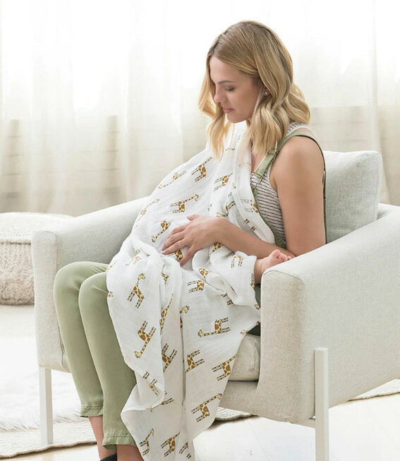 【スーパーセール期間ママ割でP2倍～】エイデンアンドアネイ コットンモスリンスワドル1枚入り jungle jam-giraffe【8904J】キリン柄 出産準備 出産祝い おくるみ 授乳ケープ 日よけ おうちで お出かけ【12/4 20:00-12/11 01:59まで】 2