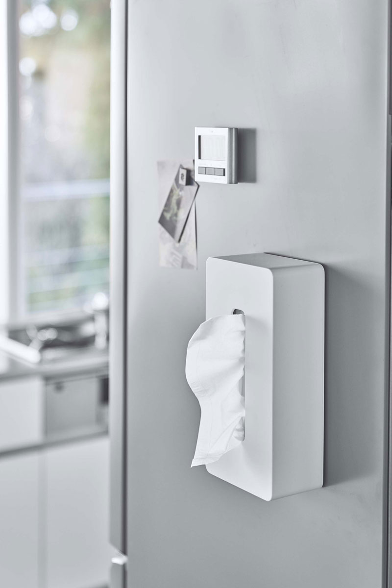 ティッシュケース YAMAZAKI tower マグネットティッシュケースレギュラーサイズ 強力磁石で冷蔵庫横に簡単取り付け! おしゃれ 人気ブランド シンプル 白・黒 ティッシュカバー 山崎実業 タワー ホワイト [2]