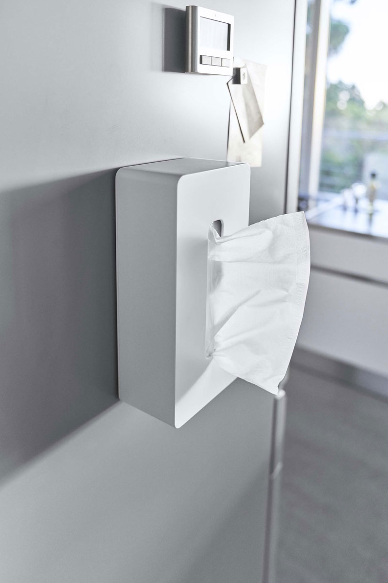 ティッシュケース YAMAZAKI tower マグネットティッシュケースレギュラーサイズ 強力磁石で冷蔵庫横に簡単取り付け! おしゃれ 人気ブランド シンプル 白・黒 ティッシュカバー 山崎実業 タワー ホワイト [3]