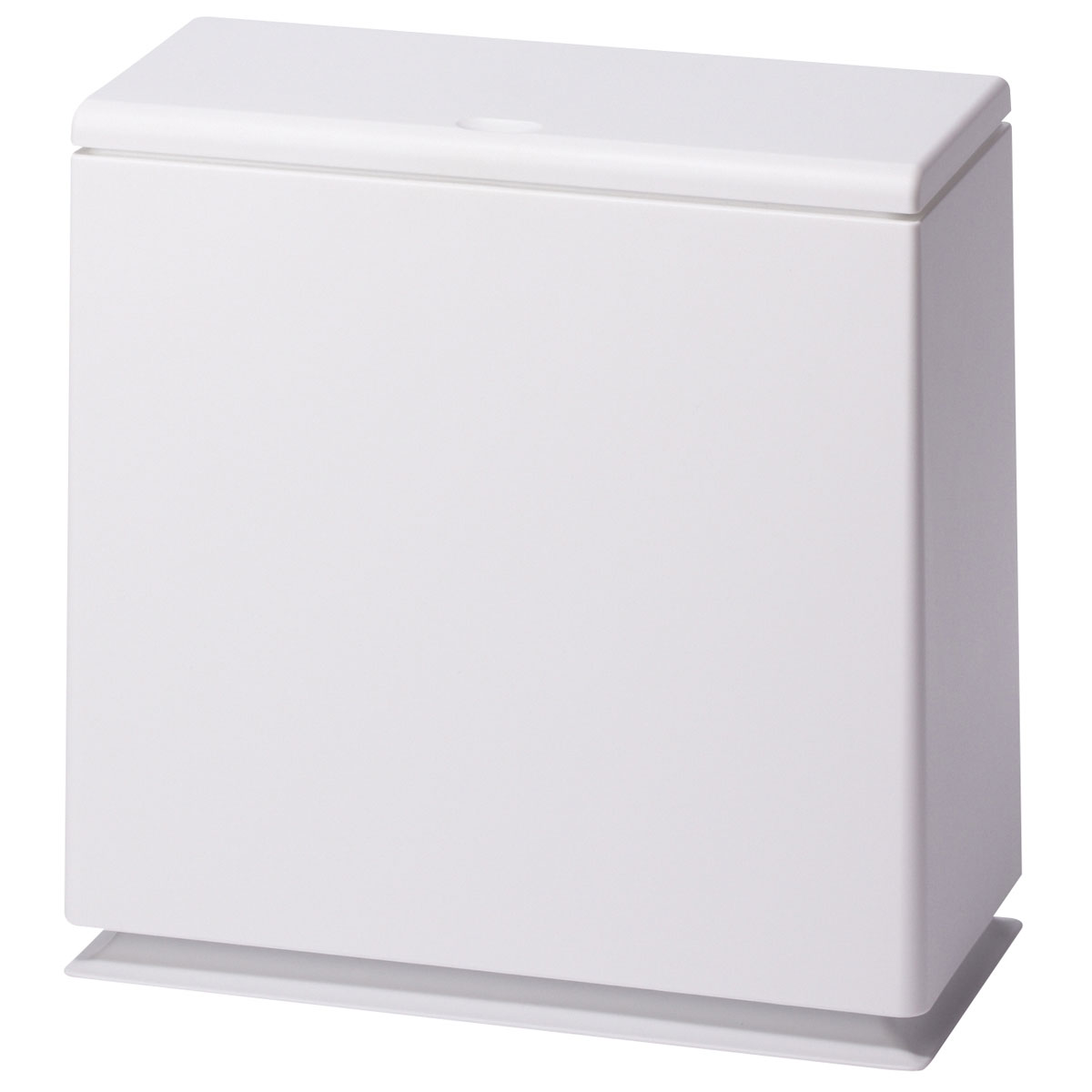 生ゴミは溜めたくないから毎日捨てる！ コンパクトなキッチンに最適なサイズのフタ付きゴミ箱です。ワンプッシュで開閉できる横型のデザイン。カバーを被せるだけで中のポリ袋を簡単に隠すことができます。汚れても丸洗いできるという手軽さも重要なポイントです。 フタ付きなので臭いが気にならない！ 本体ボトム上部にはスリットが入っているためゴミ袋を2枚設置し分別も可能です。また複数個を並べてカラーで捨てるゴミを分別したり、フタ付きで臭いが気にならないので、オムツ用ゴミ箱としても人気です。 商品の情報 ・ブランド：ideaco（イデアコ）/日本 ・ジャンル：ゴミ箱 ・主な素材：ポリプロピレン、ポリスチレン（本体）/ステンレス（バネ）※表面マット仕上げ ・サイズ：約W315xD150xH320mm ・容量：約8.5L ・重量：約1.5kg ・内容物：本体/プッシュラッチ予備 x1 ・その他：ゴミ袋は全体に設置する場合は縦450x横300mm以上のもの、スリットをご利用の場合は縦400x180mm以上のものが使い勝手良くご利用いただけます。 この商品の仲間たち ideaco イデアコ TUBELOR Kitchen flap チューブラーキッチンフラップ ホワイト ideaco イデアコ TUBELOR Kitchen flap チューブラーキッチンフラップ ブラウン ideaco イデアコ TUBELOR Kitchen flap チューブラーキッチンフラップ ブラック ideaco イデアコ TUBELOR Kitchen flap チューブラーキッチンフラップ サンドホワイト