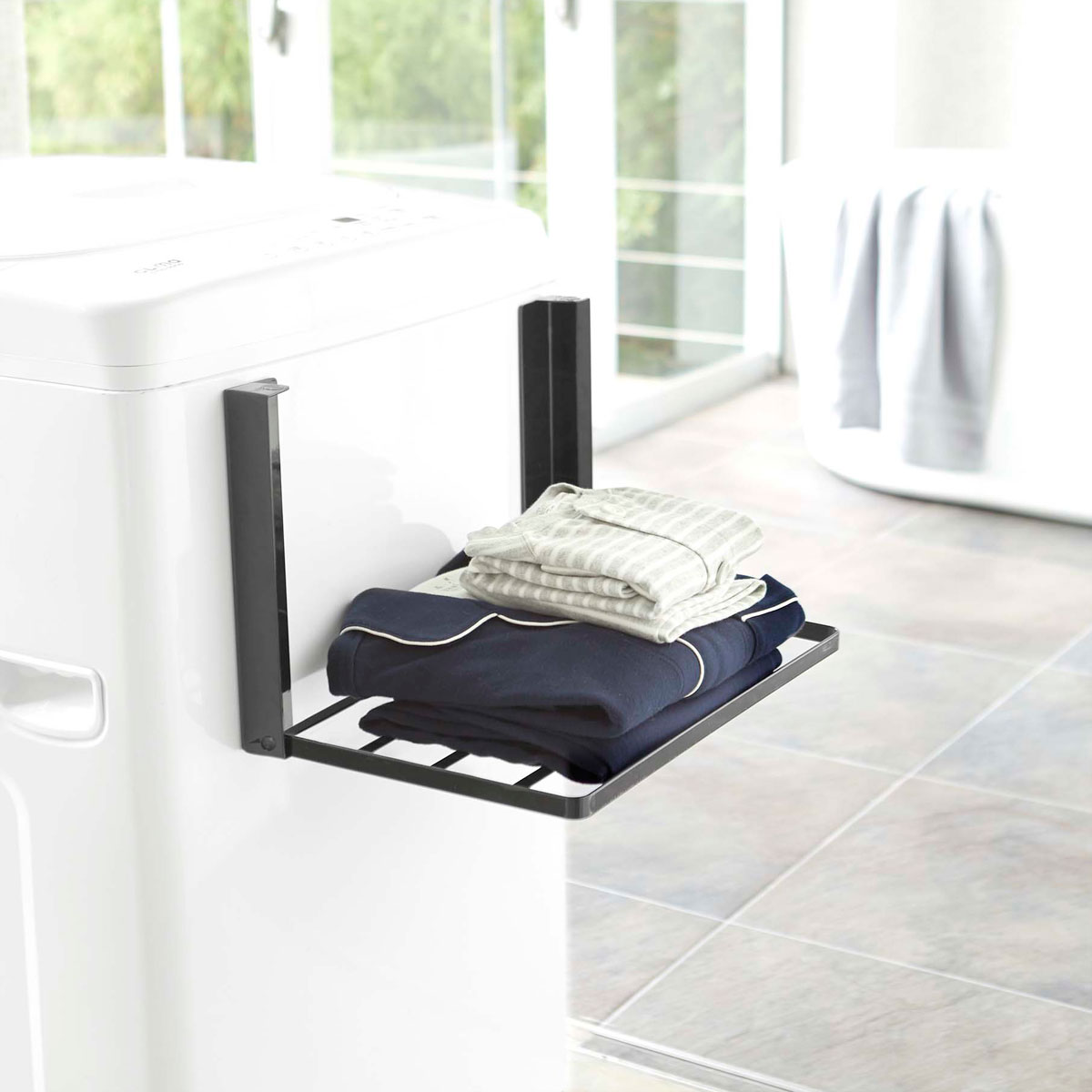 マグネット折り畳み棚 山崎実業 正規品 tower タワー 洗濯機横マグネット折り畳み棚 一時置きに便利な折り畳みラック 折りたたみ棚 洗濯機 マグネット バスタオル 洗濯機 棚 ラック ブラック