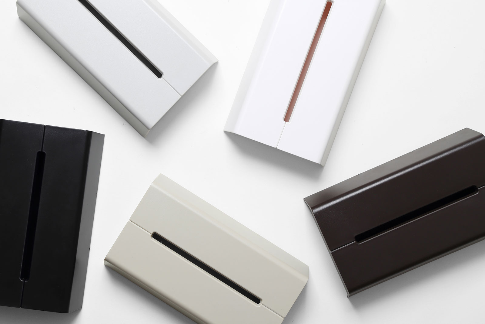 ティッシュケース 正規品 ideaco イデアコ ティッシュケース WALL 薄型ティッシュ箱、袋ティッシュに対応! 石膏ボードピン 両面テープ 引っ越し祝い 新築祝い ティッシュカバー ウォール サンドホワイト [2]