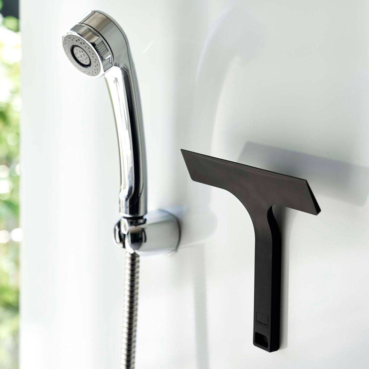 水切りワイパー 山崎実業 正規品 tower タワー マグネット水切りワイパー S 壁面に浮かせて収納で衛生..