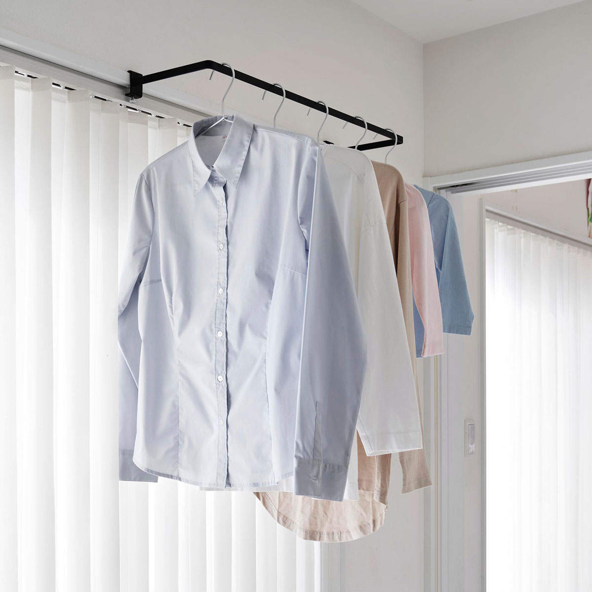 室内干し 山崎実業 正規品 tower タワー 室内物干しハンガー 奥行ワイド 鴨居、窓枠などに簡単 ...