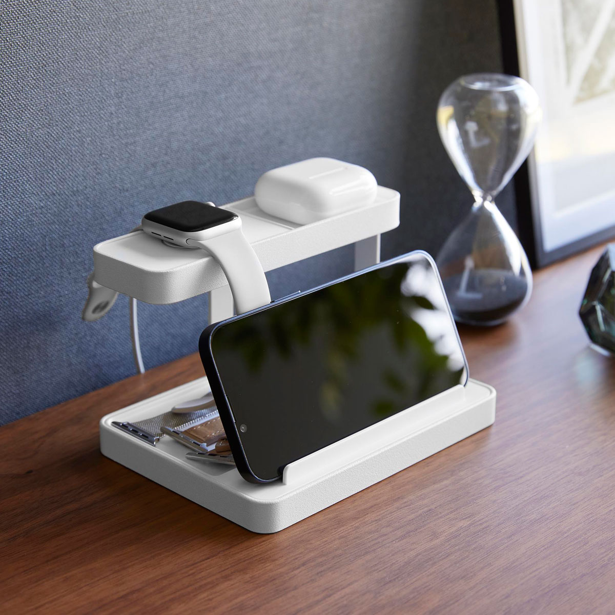 充電ステーション 山崎実業 正規品 tower タワー モバイル充電ステーション 一括収納できる充電ステーション スマホ スマートウォッチ ワイヤレスイヤホン 充電スタンド ホワイト