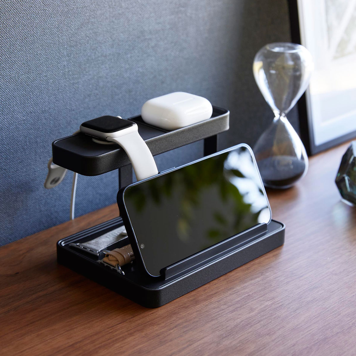 充電ステーション 山崎実業 正規品 tower タワー モバイル充電ステーション 一括収納できる充電ステーション スマホ スマートウォッチ ワイヤレスイヤホン 充電スタンド ブラック